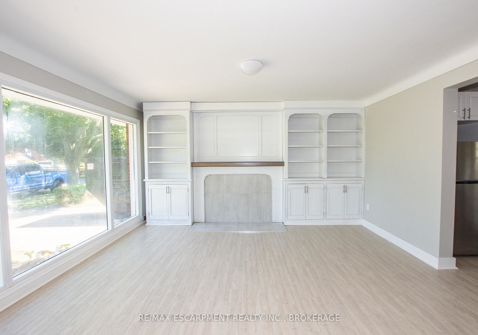 21-brisbane-glen-st-catharines-ontario-x12934290