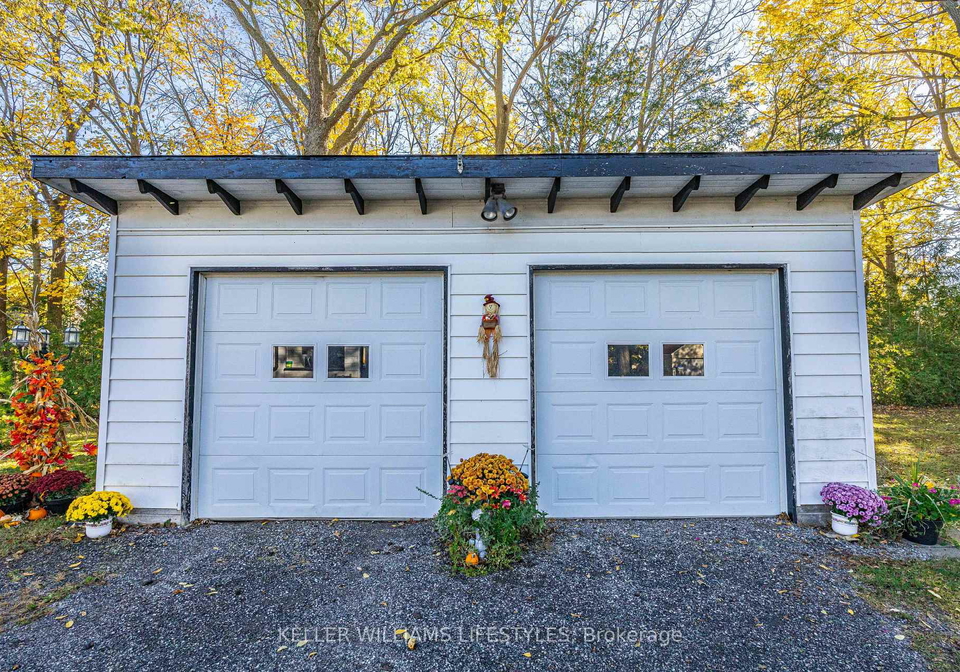 136-queen-street-north-middlesex-ontario-x12934386