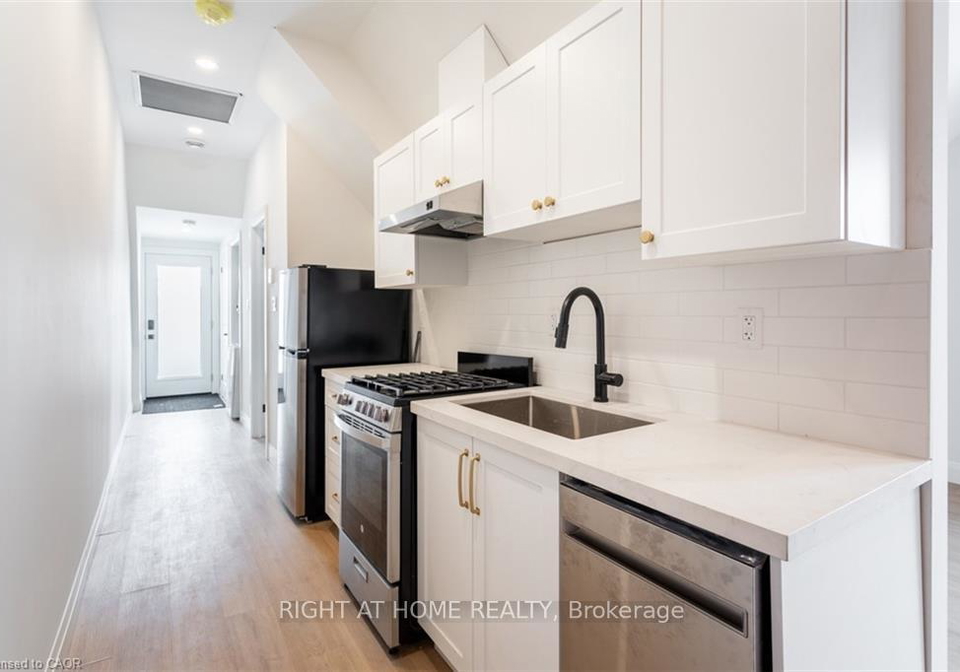 11catharine-street-n-hamilton-ontario-x12934894