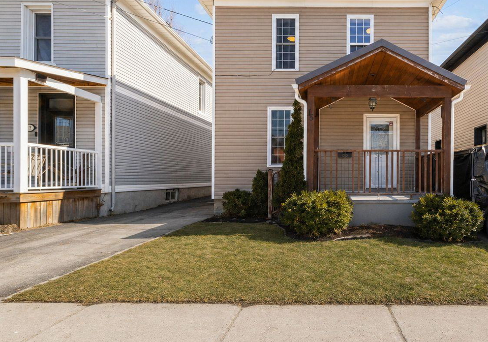 15-kent-street-smiths-falls-ontario-x12936096