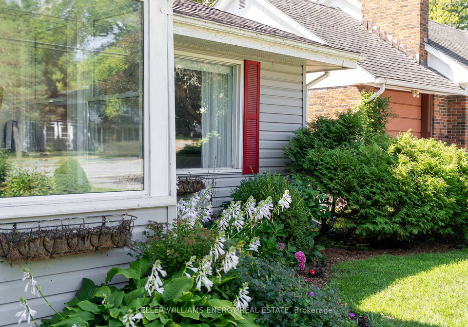 421-bloomfield-main-street-prince-edward-county-ontario-x12936132