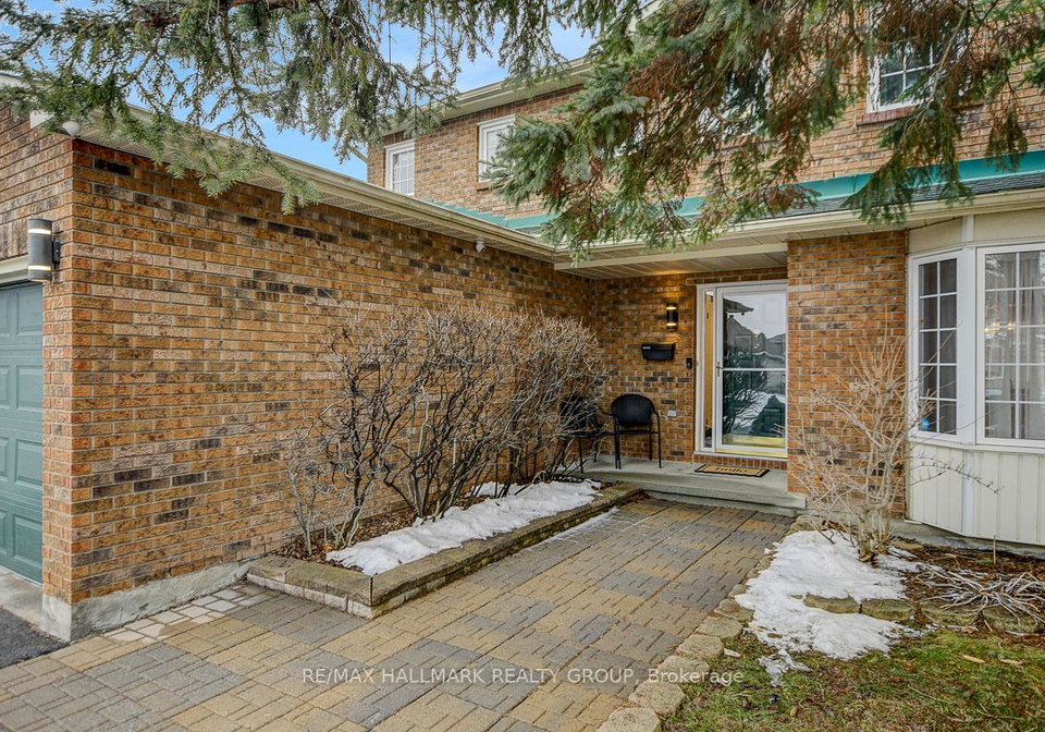1692-caminiti-crescent-ottawa-ontario-x12936142