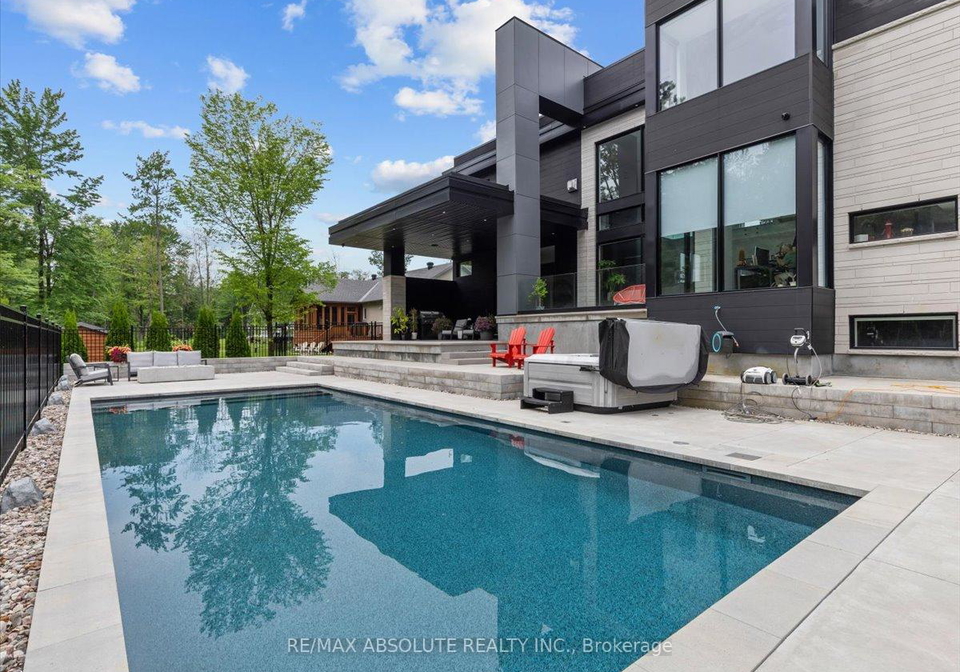 553-shoreway-drive-ottawa-ontario-x12937596