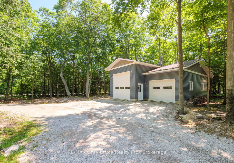 110-maple-golf-crescent-northern-bruce-peninsula-ontario-x12937998