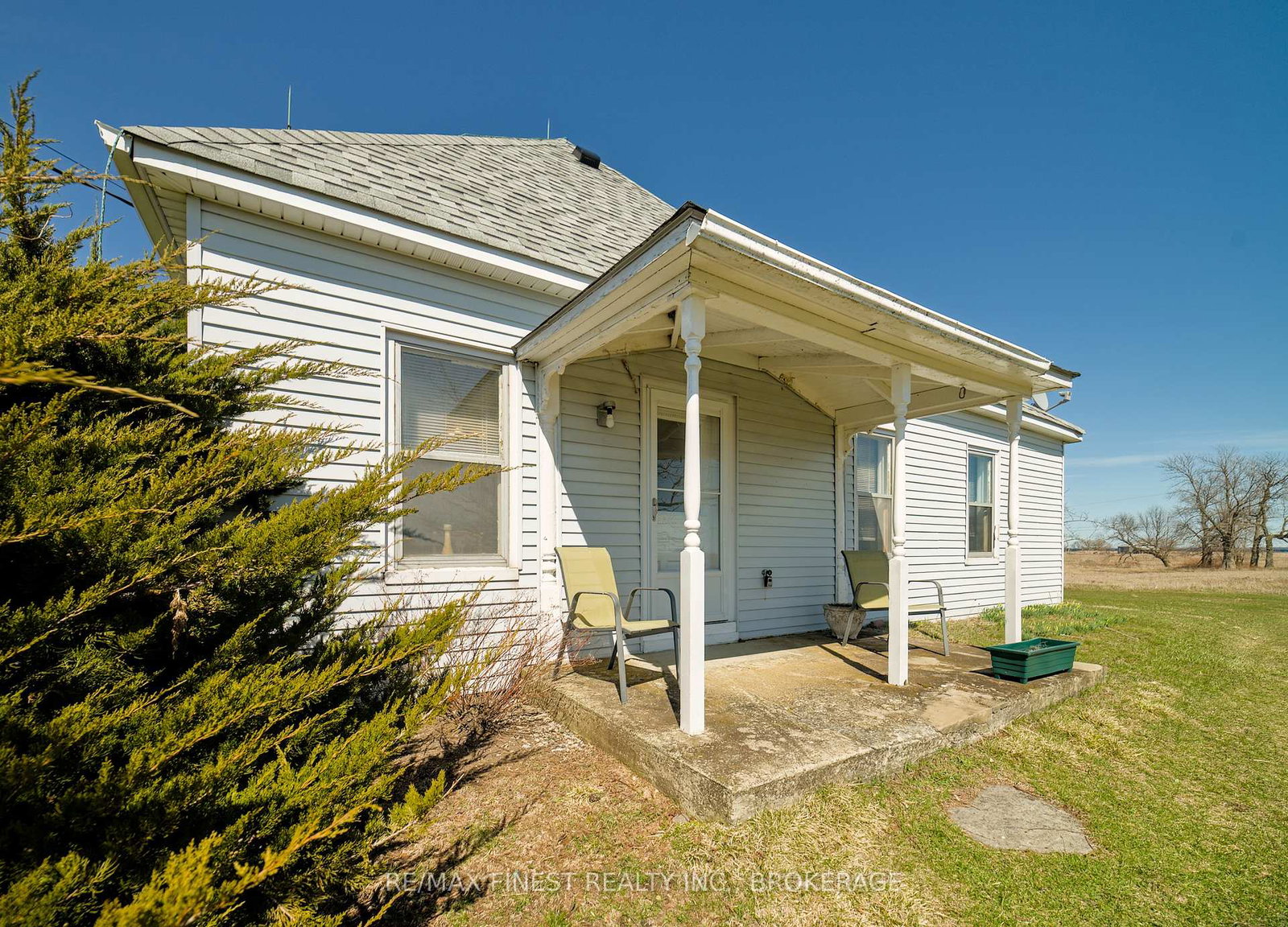 10-front-road-loyalist-ontario-x12938322