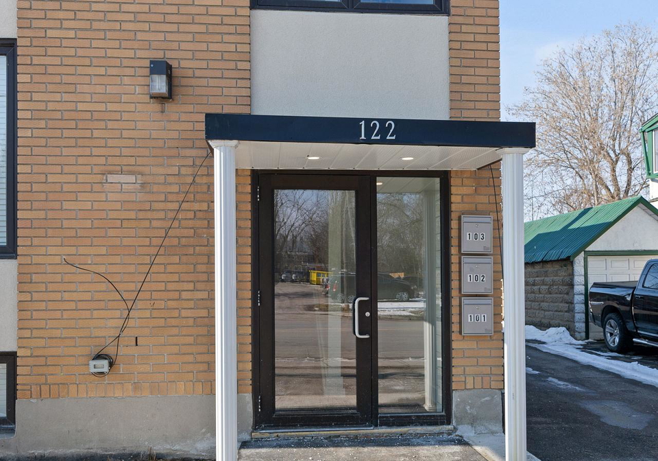 122-bleecker-avenue-belleville-ontario-x12938562