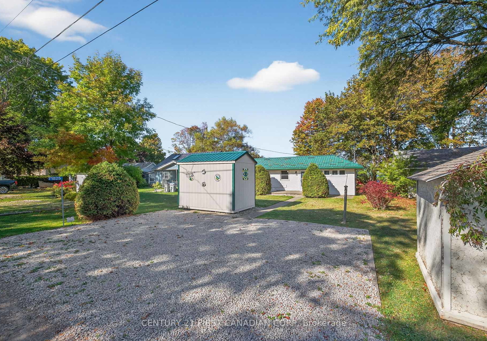 71825-sunview-avenue-bluewater-ontario-x12938728