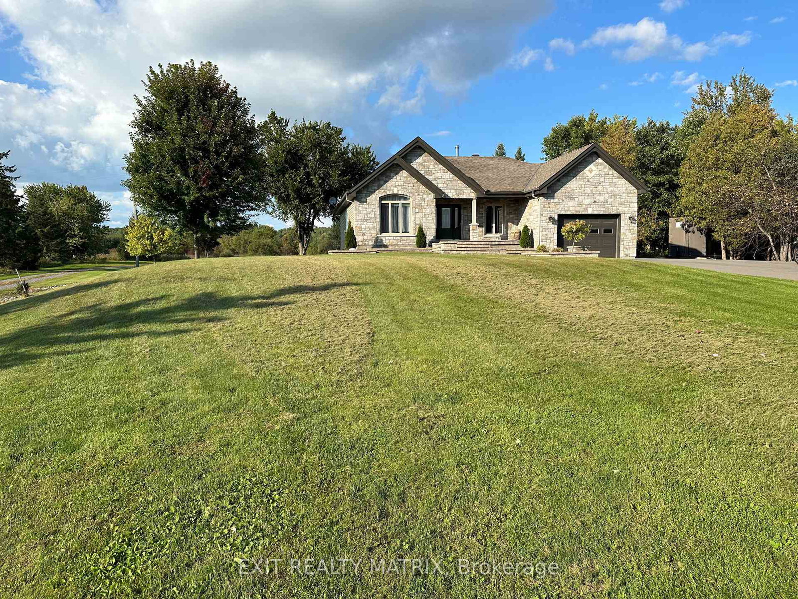 6560-county-road-17-alfred-and-plantagenet-ontario-x12938742