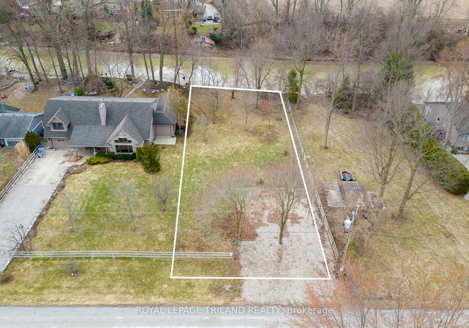 8419-defore-drive-lambton-shores-ontario-x12938790