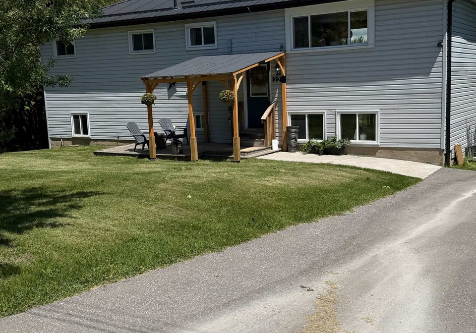 22-lawrence-street-n-kawartha-lakes-ontario-x12938856