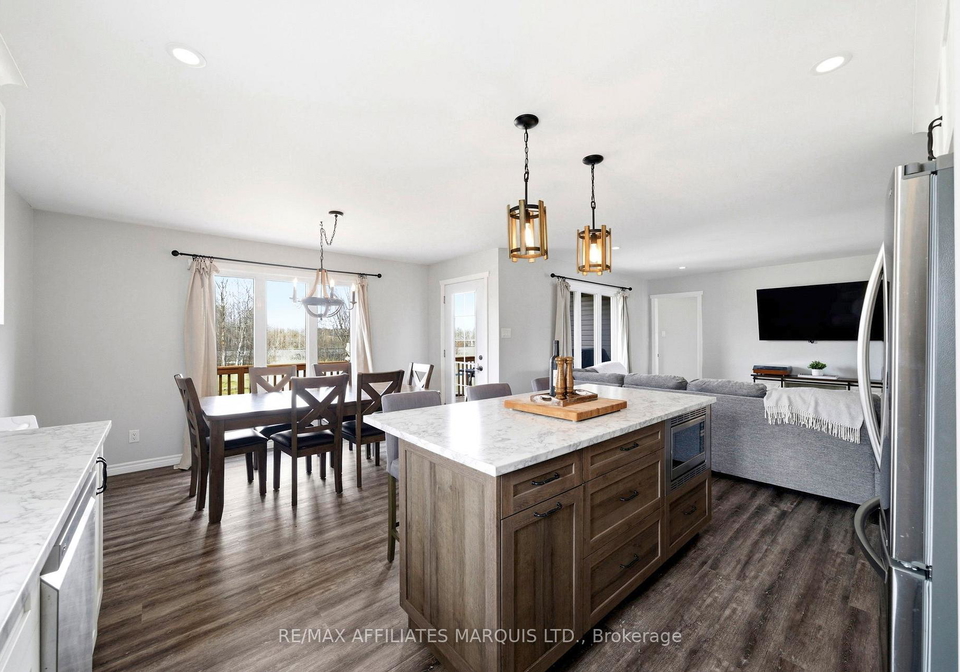 15683-county-road-43-north-stormont-ontario-x12938906