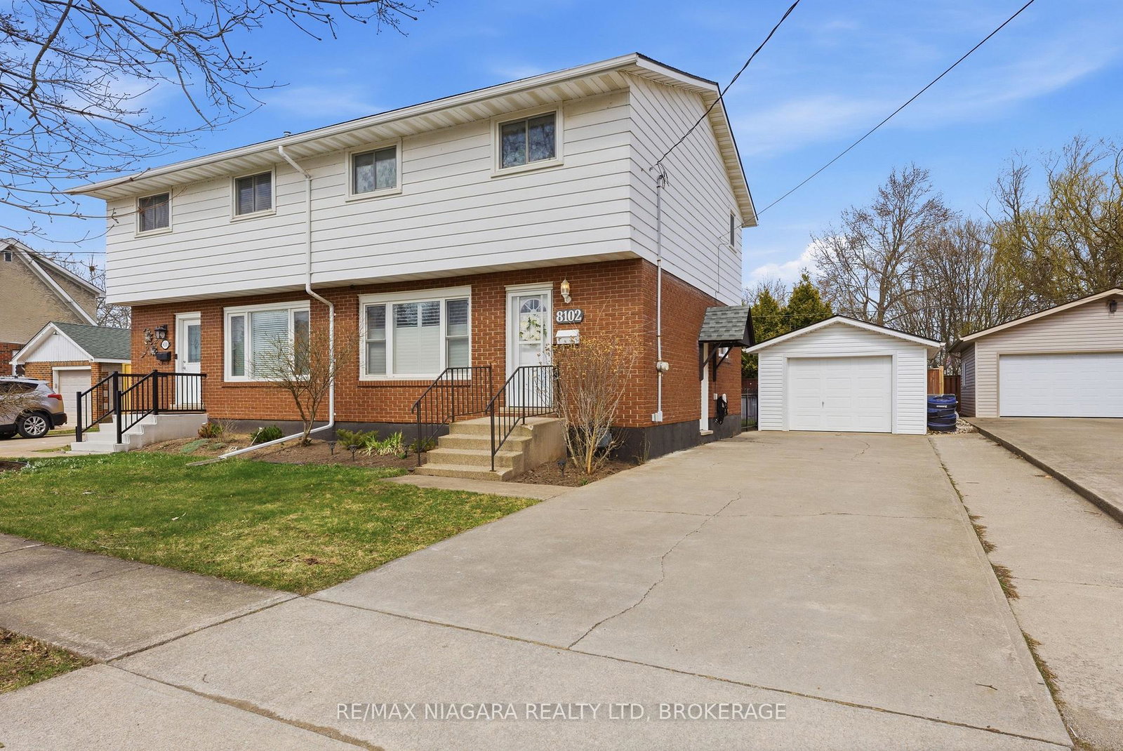 8102-lamont-avenue-niagara-falls-ontario-x12940196
