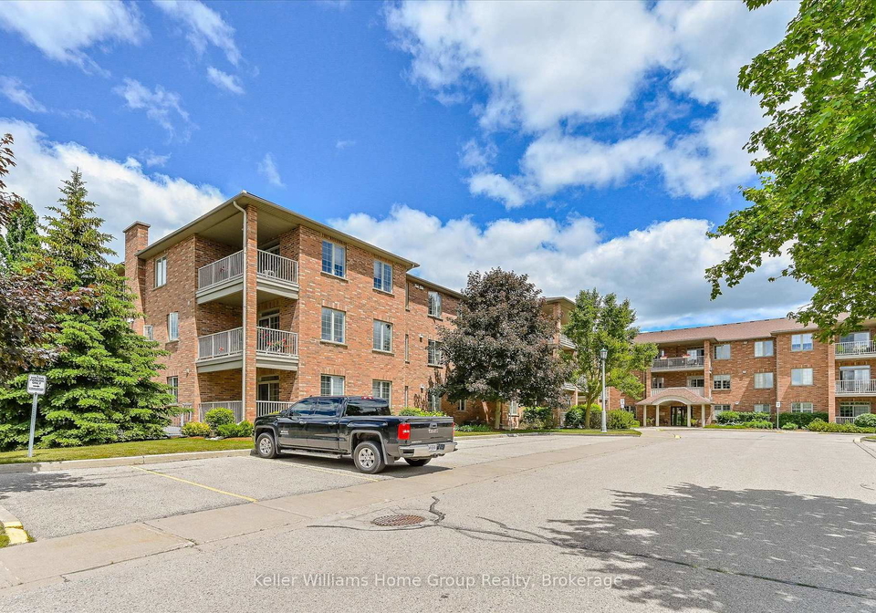 20-station-square-centre-wellington-ontario-x12940364