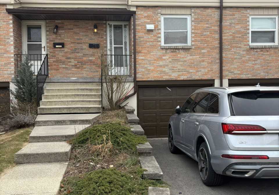 10-angus-road-hamilton-ontario-x12940806