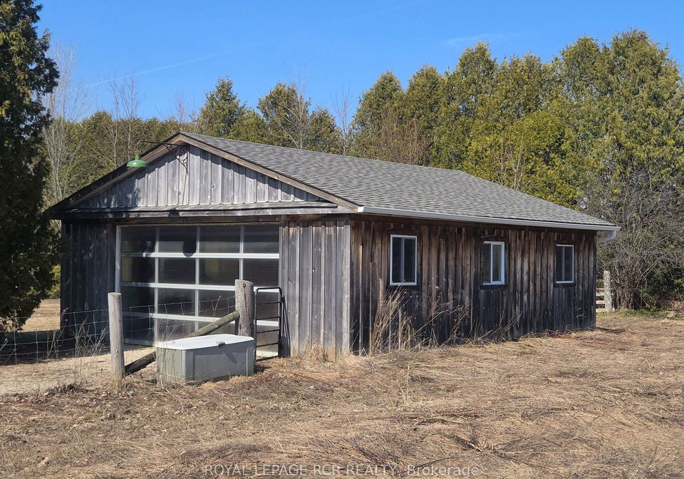 775737-10-highway-chatsworth-ontario-x12940904