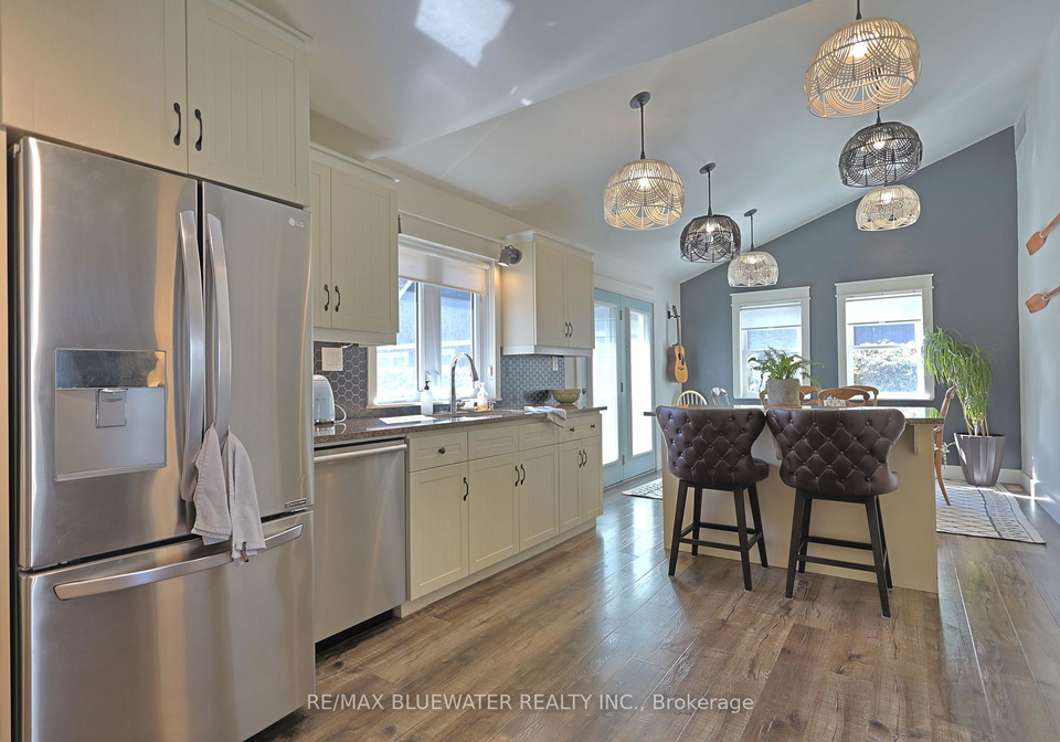 5333-broadview-avenue-lambton-shores-ontario-x12941568