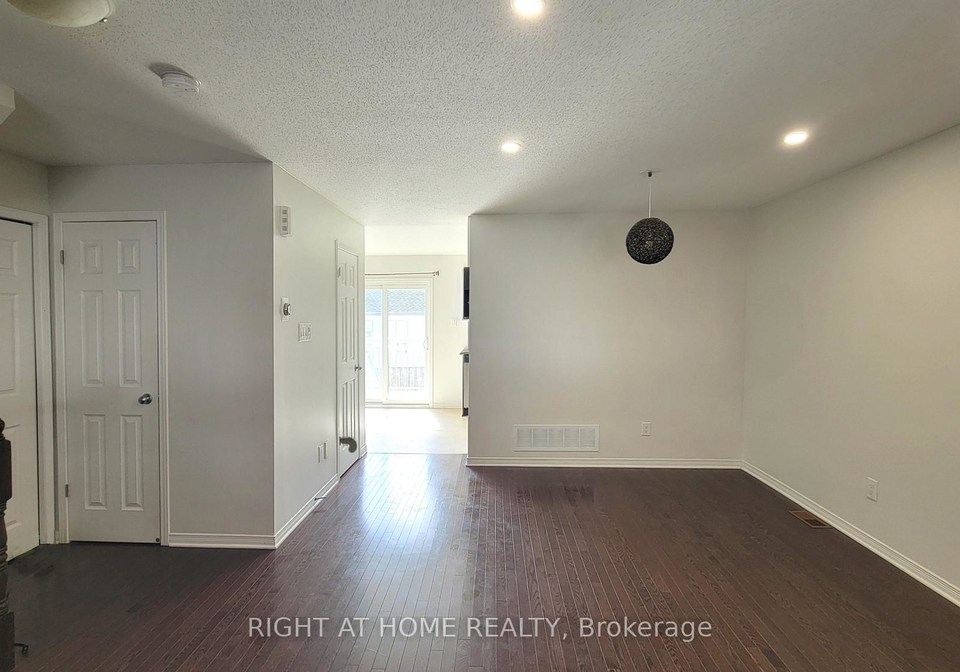 307-galston-private-ottawa-ontario-x12941632