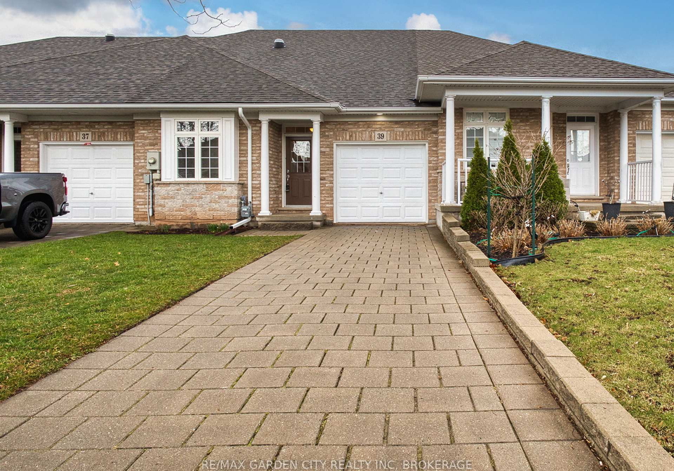 39-vintners-lane-grimsby-ontario-x12942418