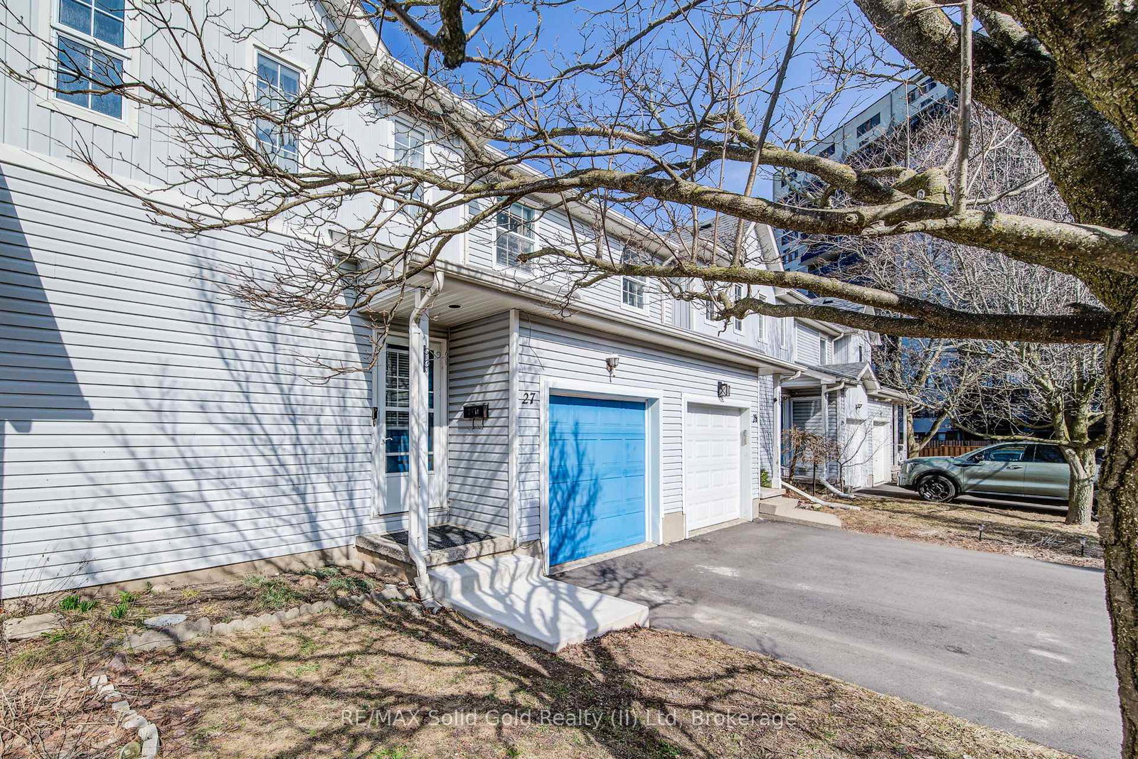 90-mooregate-crescent-kitchener-ontario-x12942570