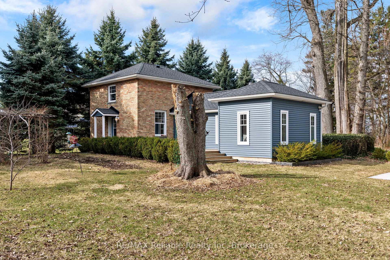 77419a-bluewater-highway-central-huron-ontario-x12942870