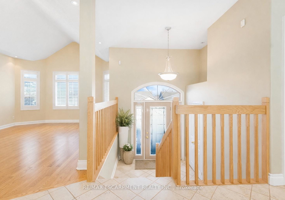 130-dorchester-drive-grimsby-ontario-x12942990