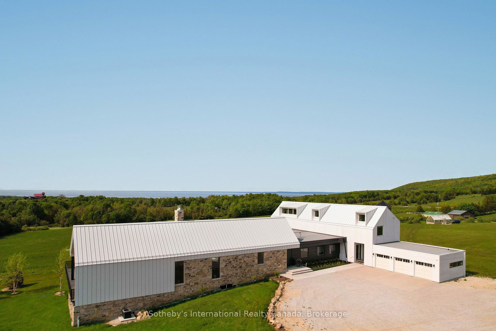 516450-7th-line-blue-mountains-ontario-x12943098