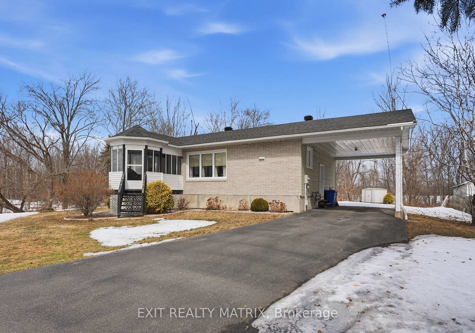 2011-sandy-hill-road-champlain-ontario-x12943444