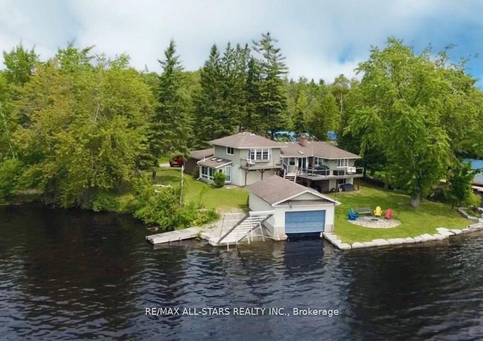 11-fire-94a-route-trent-lakes-ontario-x12943572