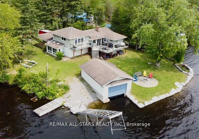 11-fire-94a-route-trent-lakes-ontario-x12943572