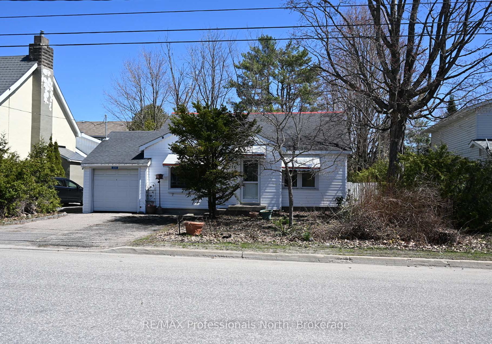 330-john-street-s-gravenhurst-ontario-x12943600