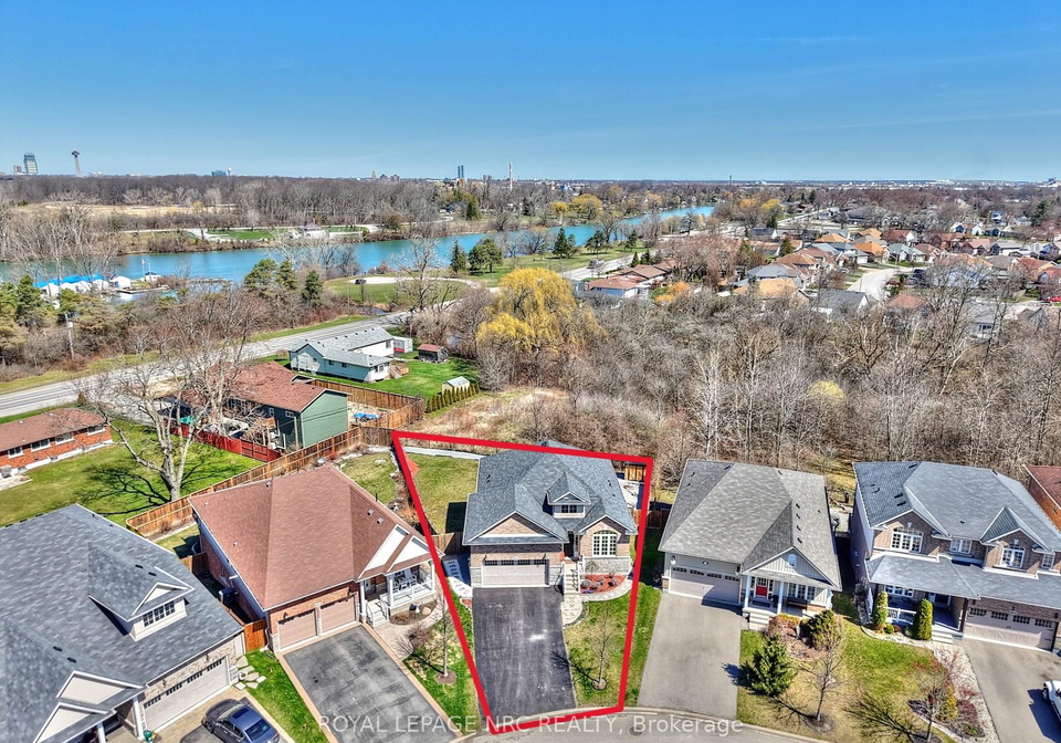 8913-tallgrass-avenue-niagara-falls-ontario-x12944436