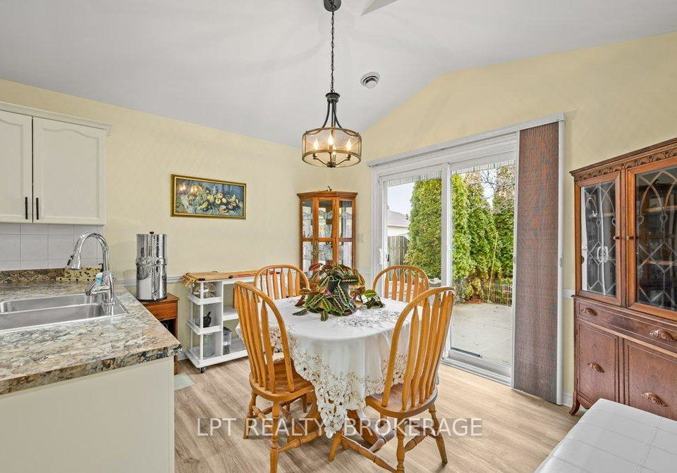 11-wilfred-crescent-e-kingston-ontario-x12944732