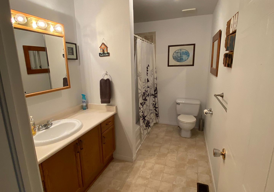 18-helen-street-kawartha-lakes-ontario-x12944892