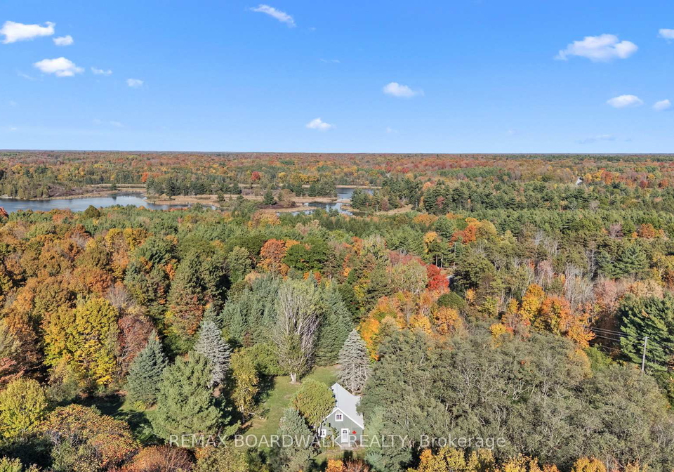 402-mp4-road-rideau-lakes-ontario-x12945194