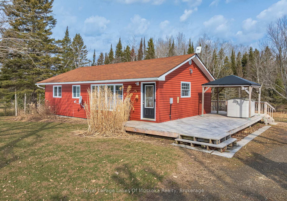 1-christopher-lane-armour-ontario-x12945344