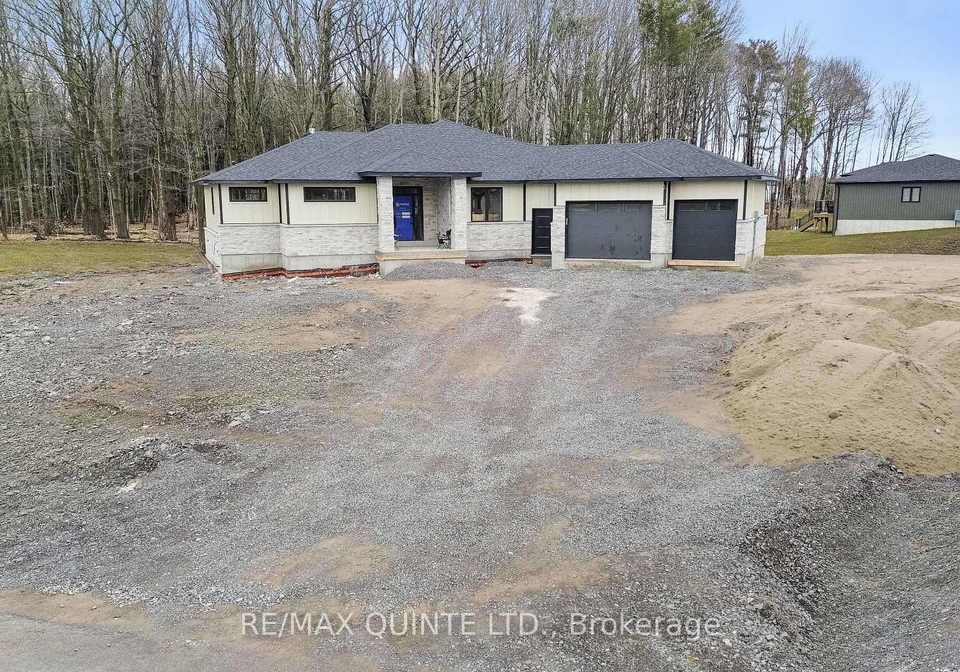 235-michaels-way-prince-edward-county-ontario-x12945932