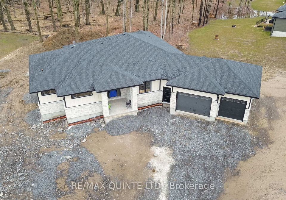 235-michaels-way-prince-edward-county-ontario-x12945932