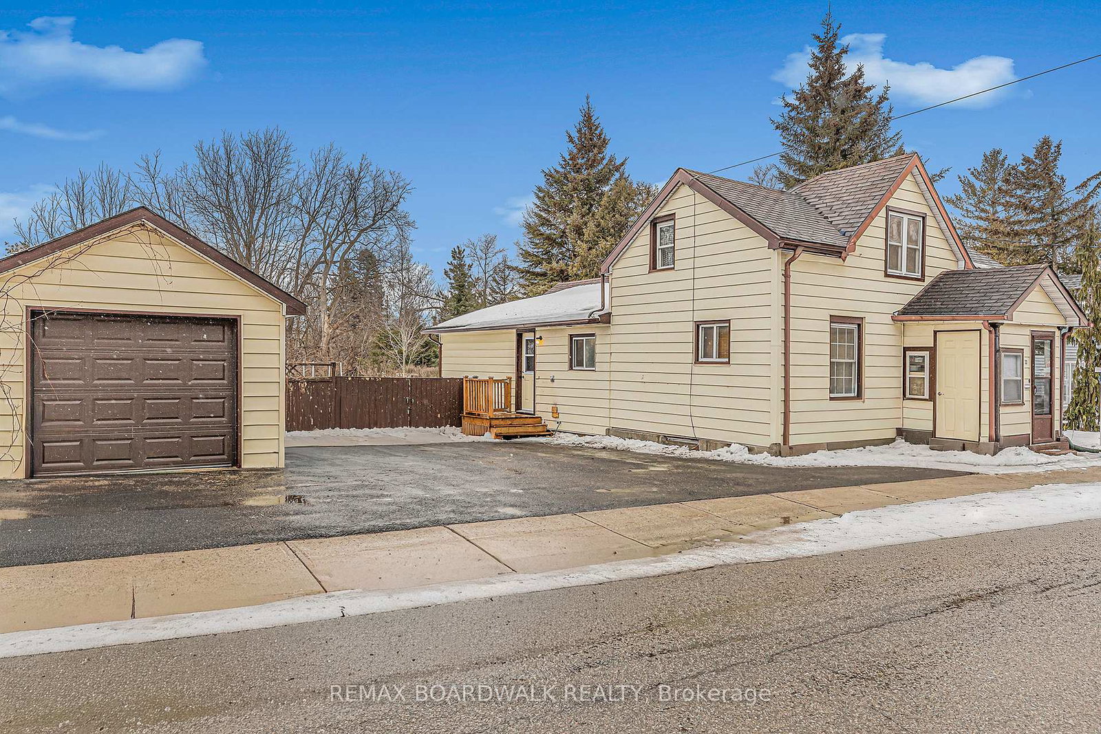 32-cockburn-street-perth-ontario-x12946122