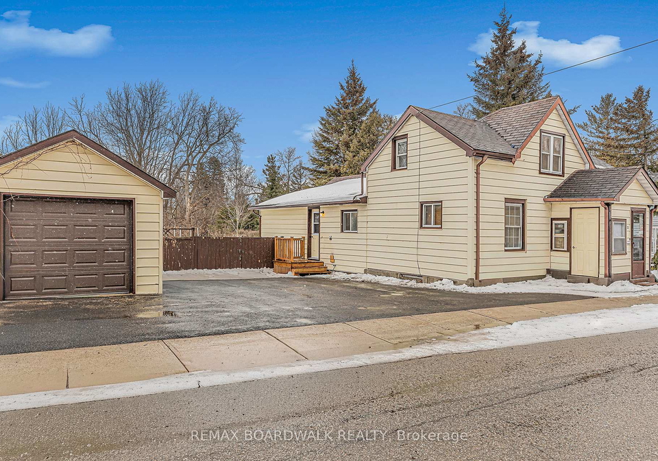 32-cockburn-street-perth-ontario-x12946122