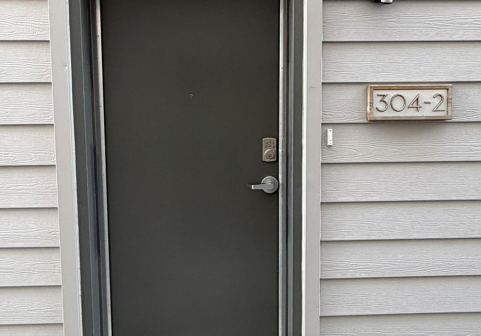 304-elmgrove-avenue-ottawa-ontario-x12946368