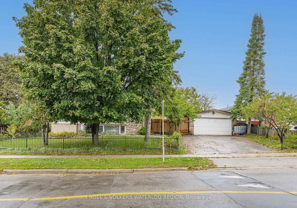 152-kinzie-avenue-kitchener-ontario-x12946434