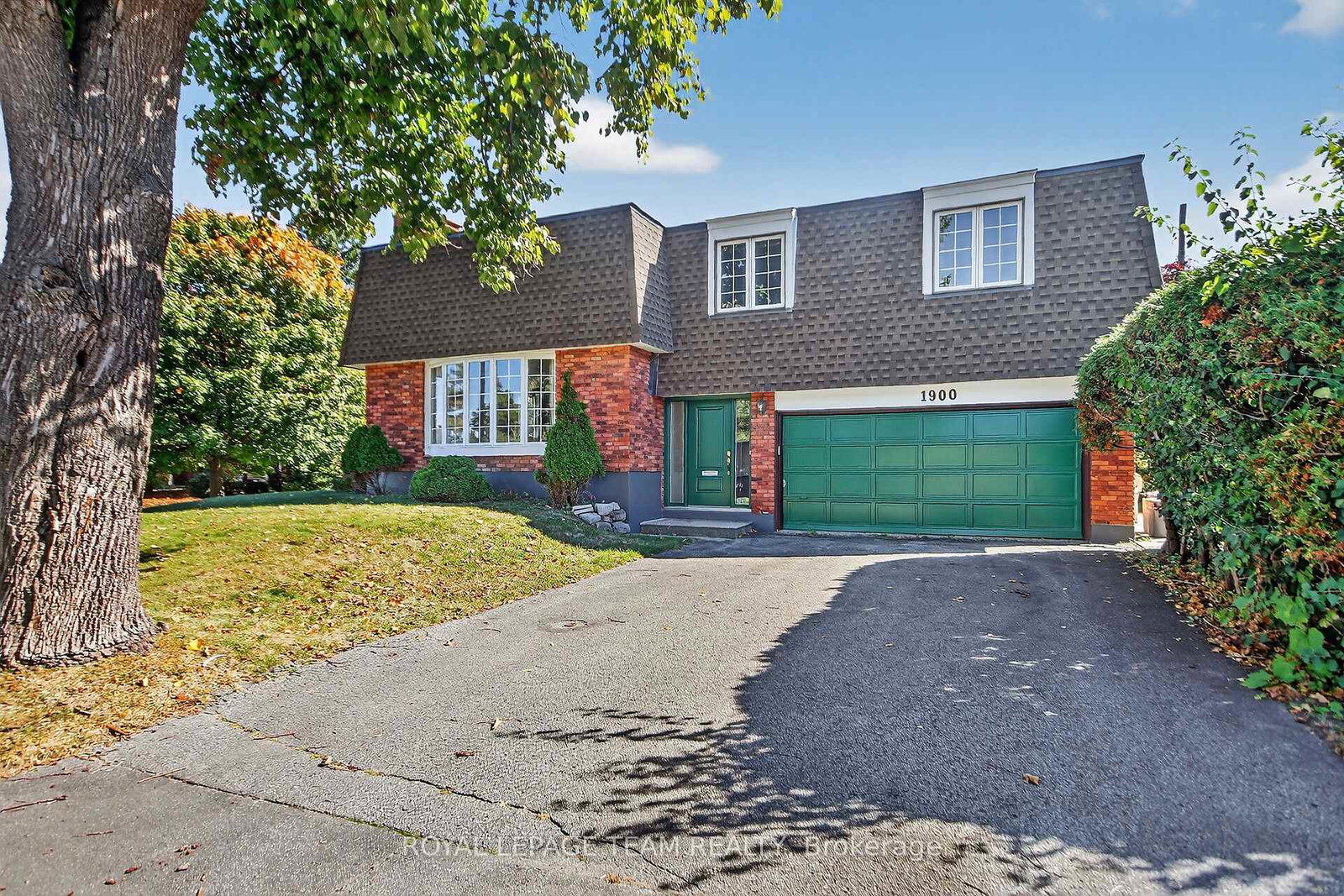 1900-southampton-court-ottawa-ontario-x12946446