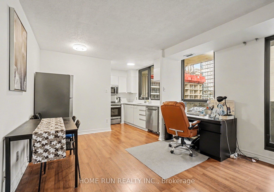 200-bay-street-ottawa-ontario-x12946498