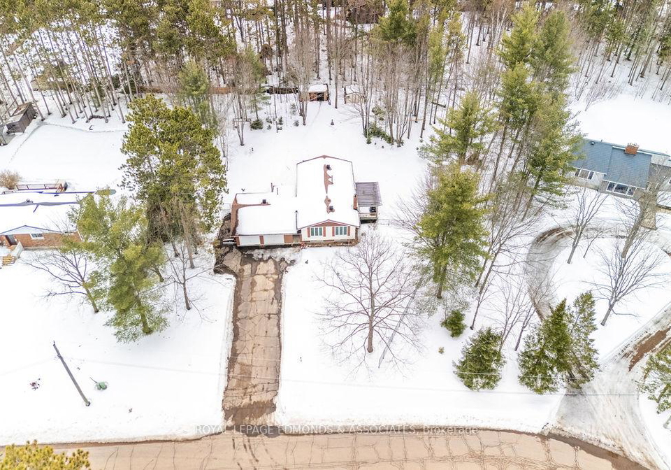 15-mckay-street-petawawa-ontario-x12946854