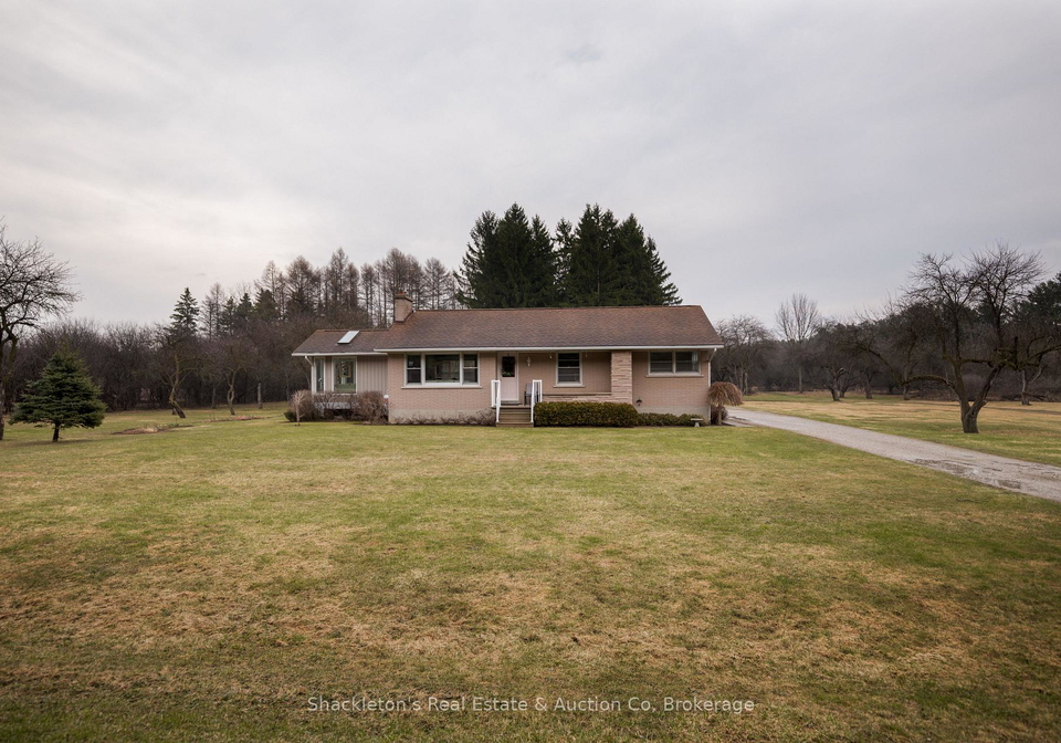 3943-line-9-line-perth-south-ontario-x12947362