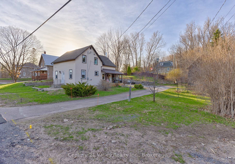 82-bonnechere-street-e-bonnechere-valley-ontario-x12949086