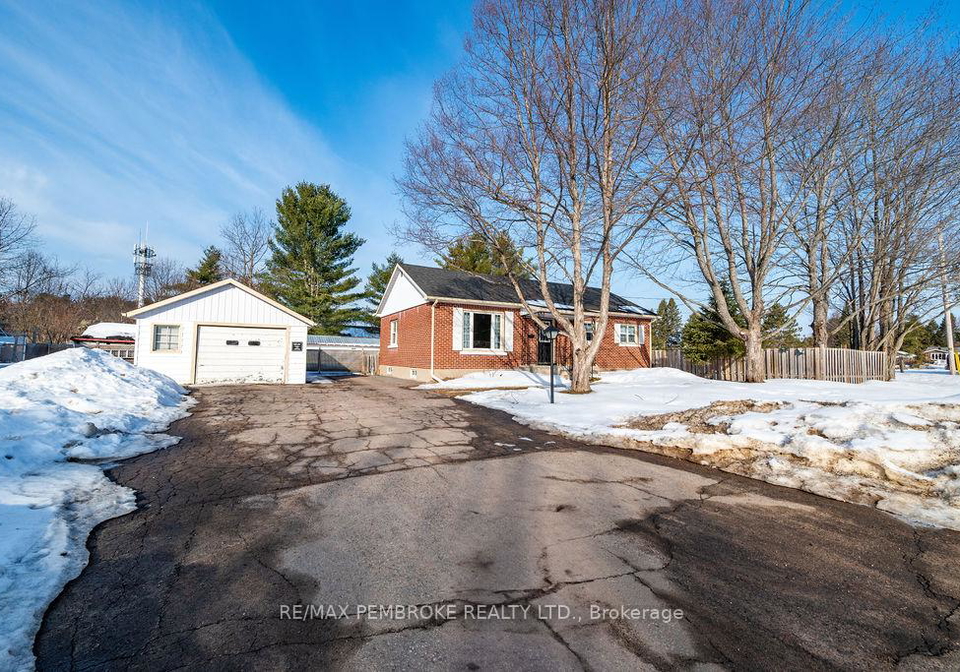 2-oelke-street-petawawa-ontario-x12949120