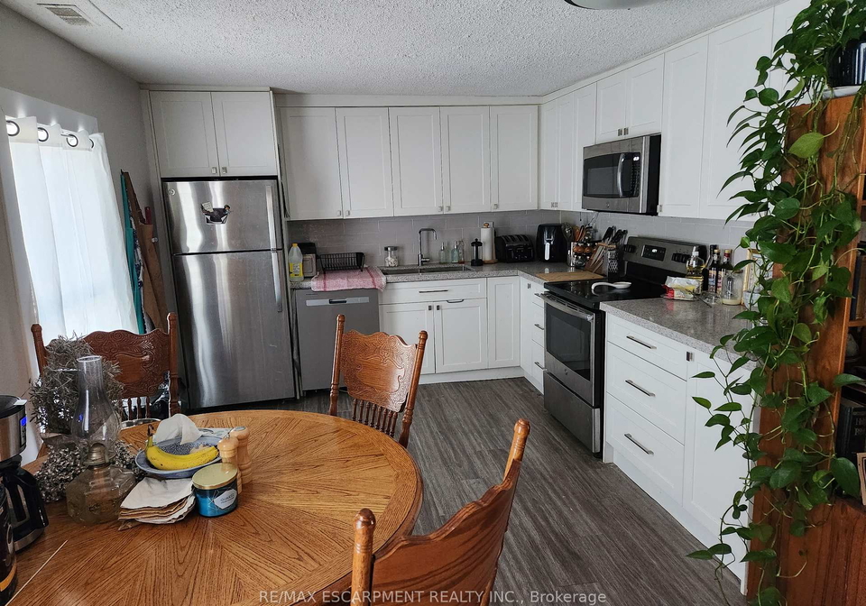 20-hetherington-street-st-catharines-ontario-x12949522