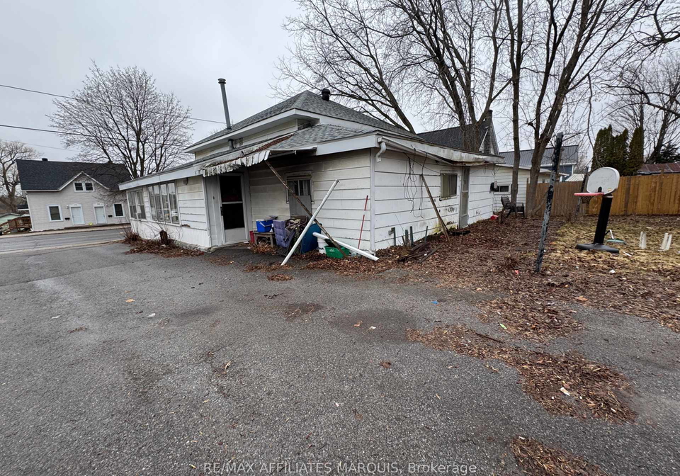 89-queen-street-smiths-falls-ontario-x12949618