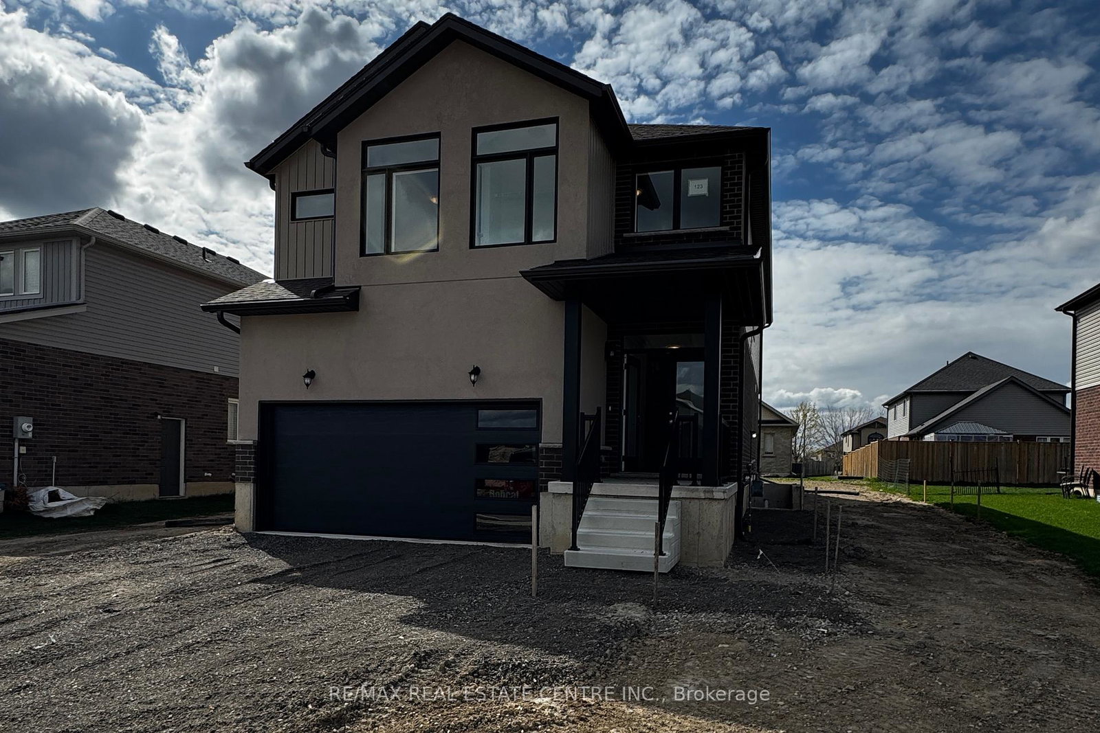 123-maple-street-mapleton-ontario-x12950220